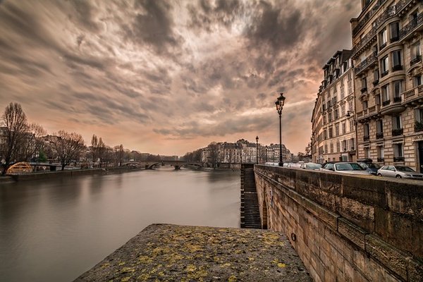 Quels sont les meilleurs restaurants pour un déjeuner au bord de la Seine à Paris ?